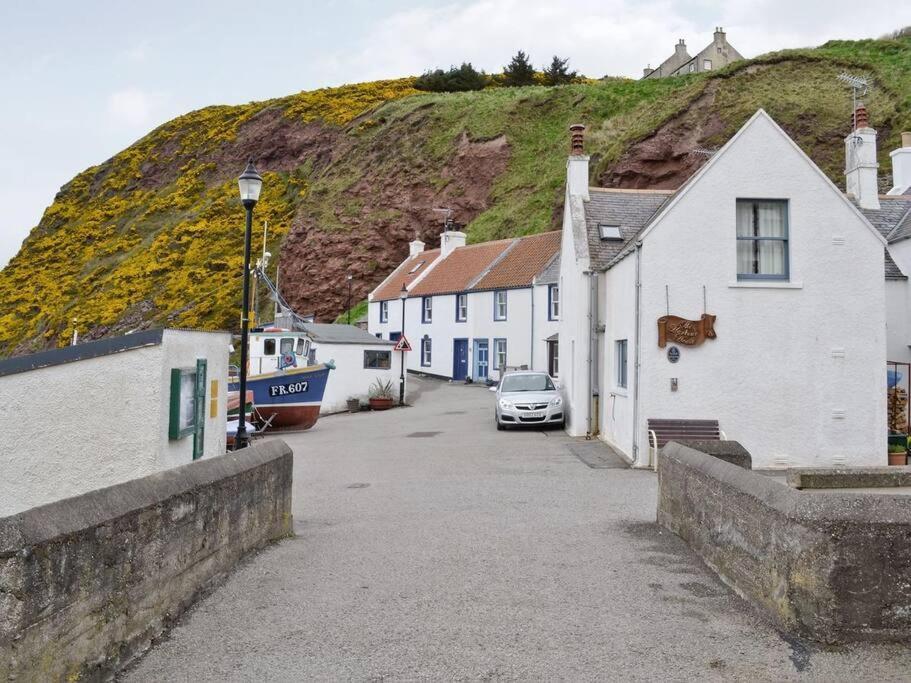 Fisherman'S Cottage In Pennan Exteriör bild